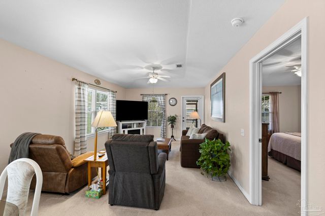 5566 Meadow Creek Pl, Gulf Breeze, FL 32563