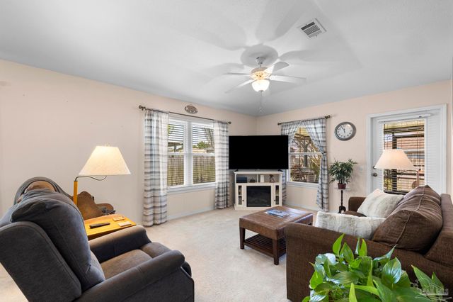 5566 Meadow Creek Pl, Gulf Breeze, FL 32563