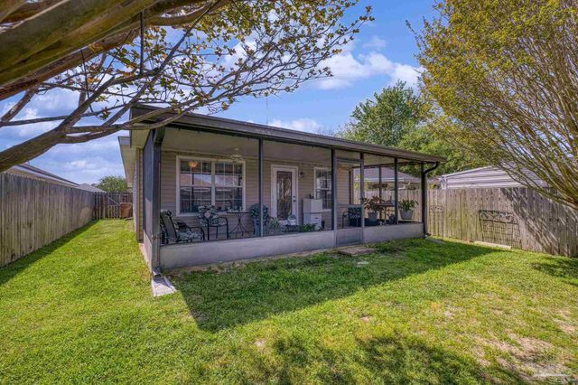 5566 Meadow Creek Pl, Gulf Breeze, FL 32563