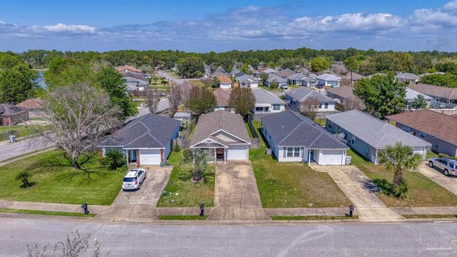 5566 Meadow Creek Pl, Gulf Breeze, FL 32563