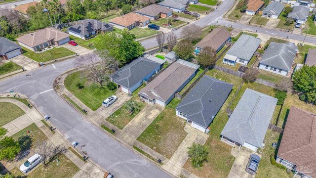 5566 Meadow Creek Pl, Gulf Breeze, FL 32563