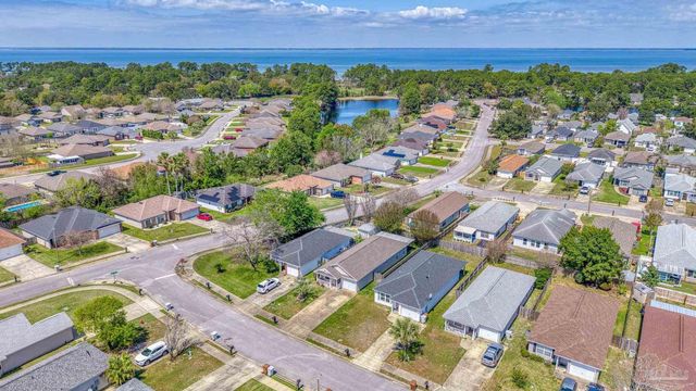 5566 Meadow Creek Pl, Gulf Breeze, FL 32563