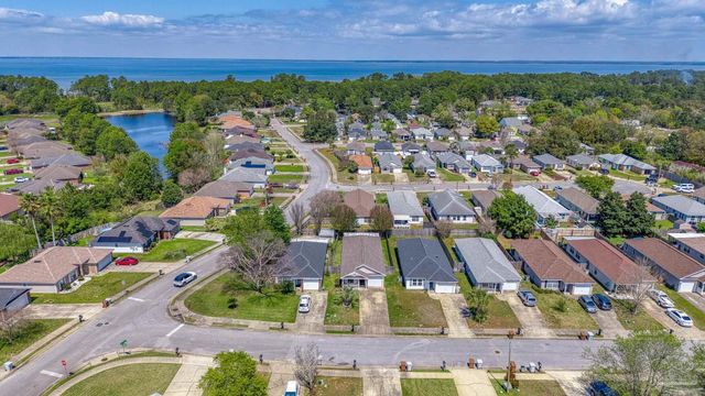 5566 Meadow Creek Pl, Gulf Breeze, FL 32563