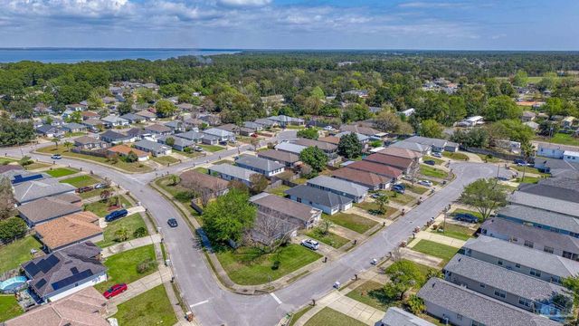 5566 Meadow Creek Pl, Gulf Breeze, FL 32563