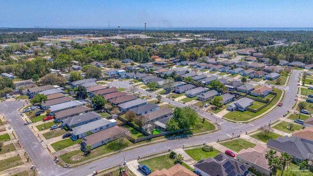 5566 Meadow Creek Pl, Gulf Breeze, FL 32563