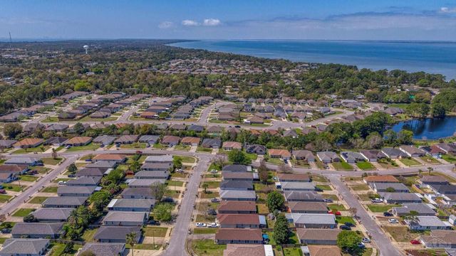 5566 Meadow Creek Pl, Gulf Breeze, FL 32563