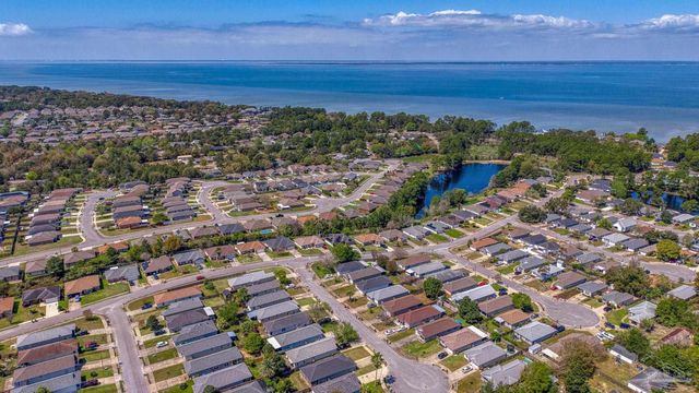 5566 Meadow Creek Pl, Gulf Breeze, FL 32563