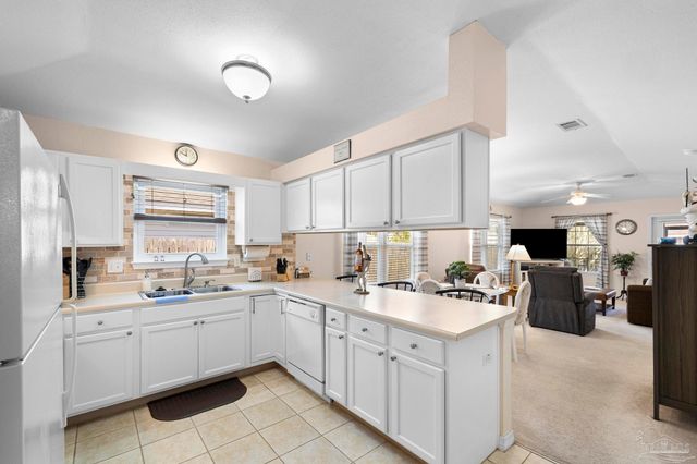 5566 Meadow Creek Pl, Gulf Breeze, FL 32563