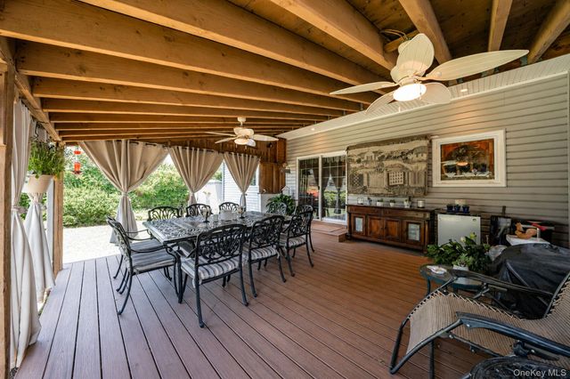 3720 Farmedge Court, Bethpage, NY 11714