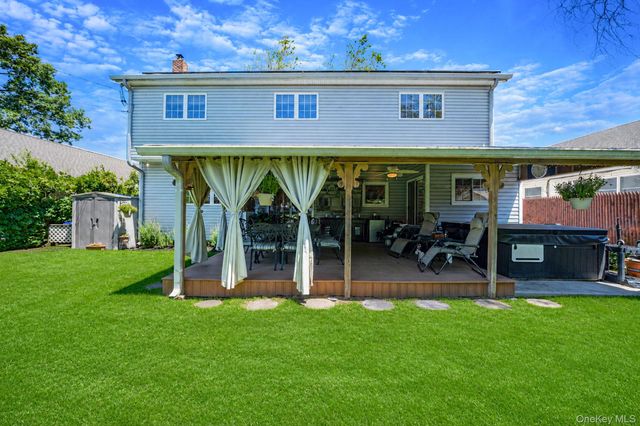 3720 Farmedge Court, Bethpage, NY 11714