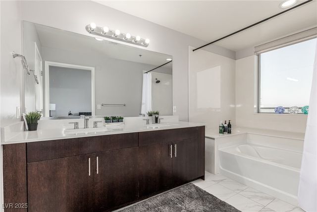 8255 Las Vegas Boulevard 1908, Las Vegas, NV 89123