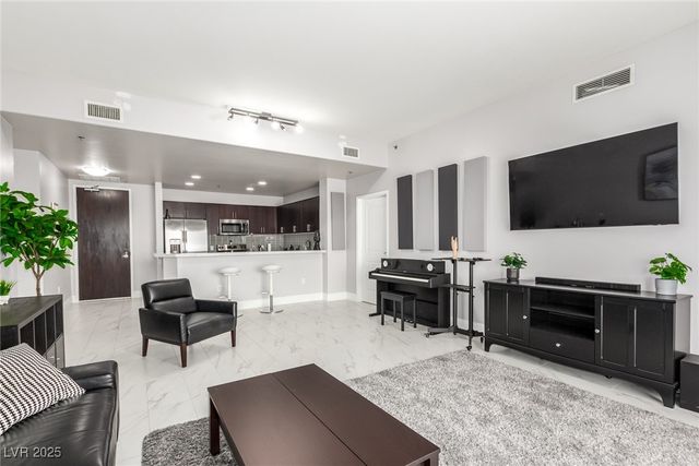 8255 Las Vegas Boulevard 1908, Las Vegas, NV 89123