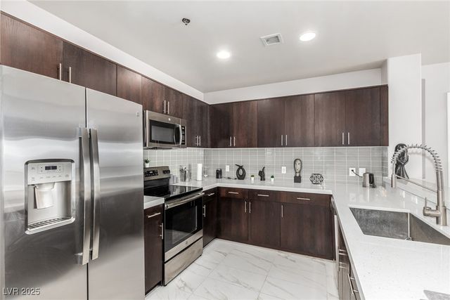 8255 Las Vegas Boulevard 1908, Las Vegas, NV 89123