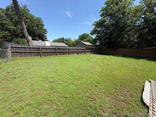 303 E 17th Street, Owasso, OK 74055