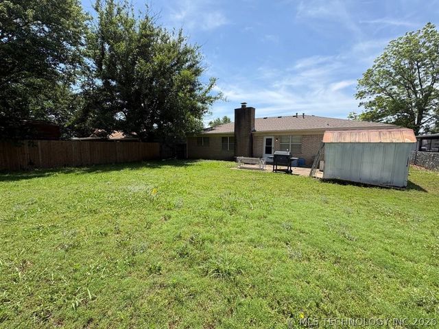 303 E 17th Street, Owasso, OK 74055