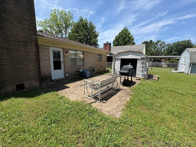 303 E 17th Street, Owasso, OK 74055