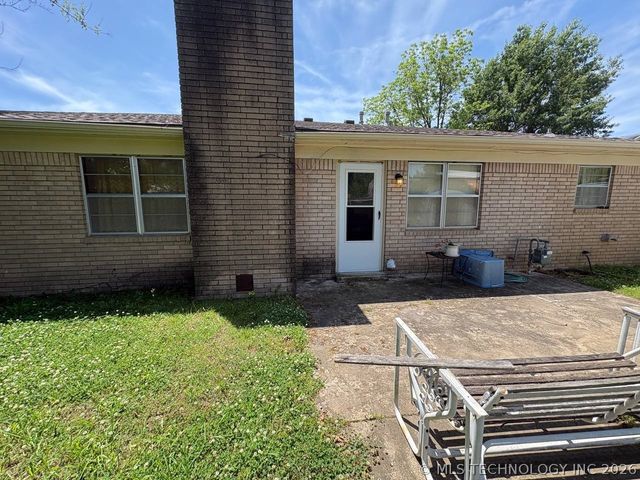 303 E 17th Street, Owasso, OK 74055