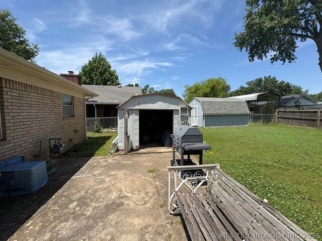 303 E 17th Street, Owasso, OK 74055