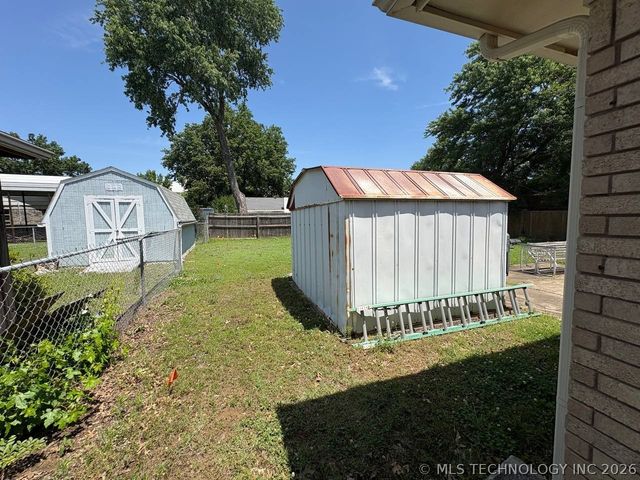 303 E 17th Street, Owasso, OK 74055
