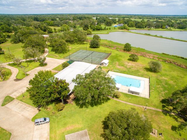 Lt 29 Broken Arrow Trail, Angleton, TX 77515