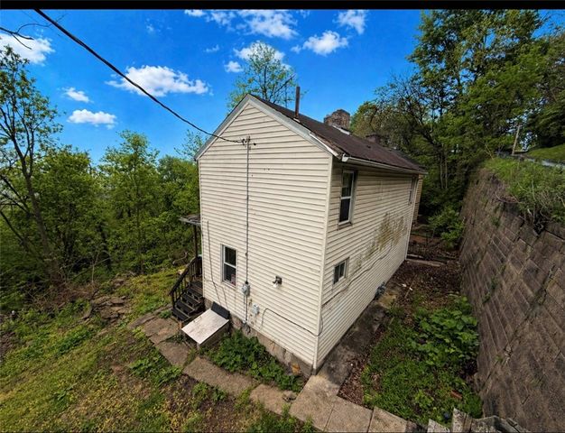 279 Advent Street, Elliott, PA 15220