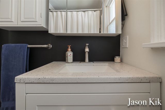 369 N 3rd Avenue, Fruitport, MI 49415