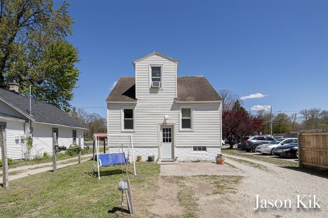 369 N 3rd Avenue, Fruitport, MI 49415