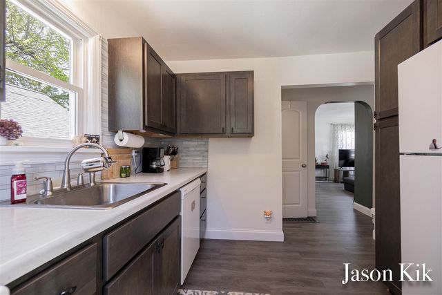 369 N 3rd Avenue, Fruitport, MI 49415