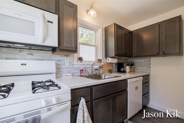369 N 3rd Avenue, Fruitport, MI 49415