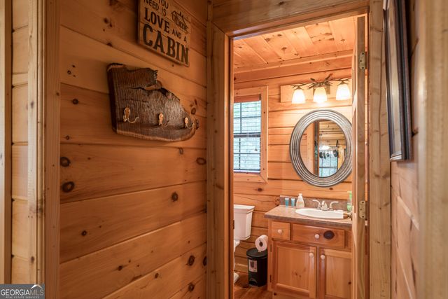237 Dupont Drive, Blue Ridge, GA 30513