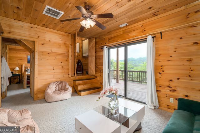 237 Dupont Drive, Blue Ridge, GA 30513
