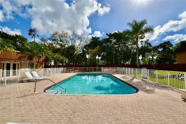 9974 SW 88th St 1020, Miami, FL 33176