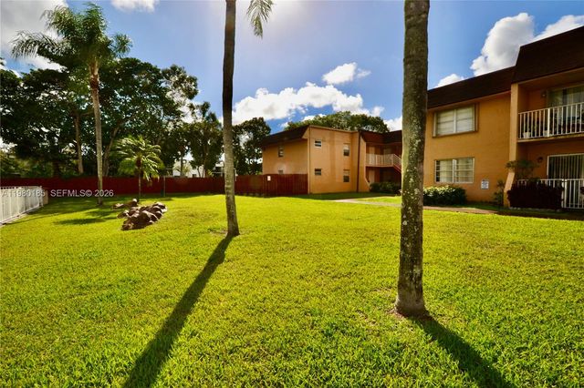 9974 SW 88th St 1020, Miami, FL 33176