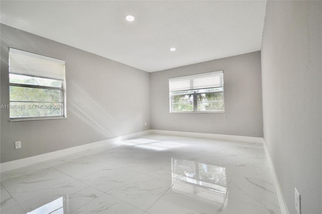 9974 SW 88th St 1020, Miami, FL 33176