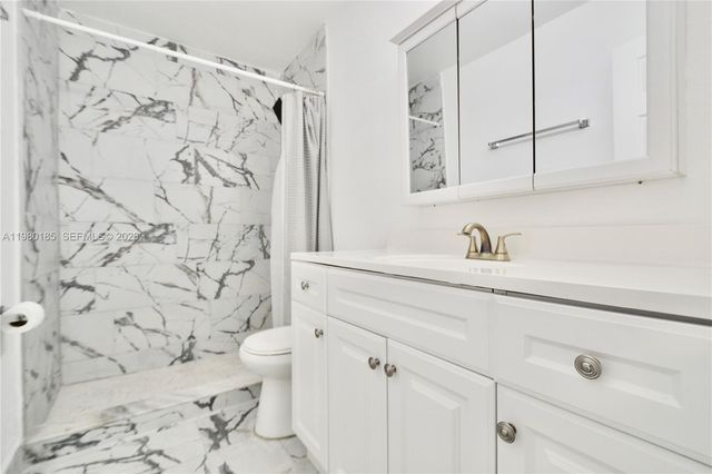 9974 SW 88th St 1020, Miami, FL 33176