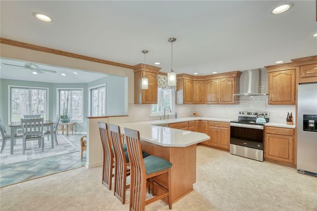 9 Burncoat Way, Pittsford, NY 14534