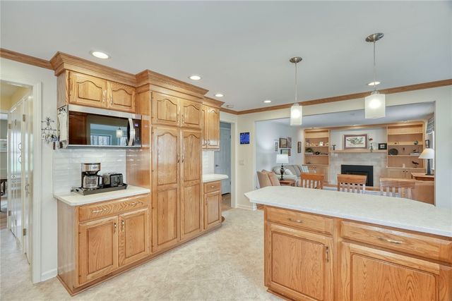 9 Burncoat Way, Pittsford, NY 14534