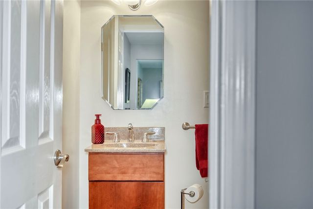 9 Burncoat Way, Pittsford, NY 14534