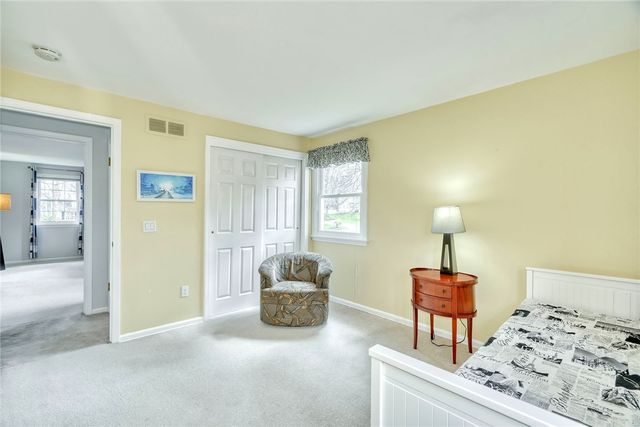 9 Burncoat Way, Pittsford, NY 14534