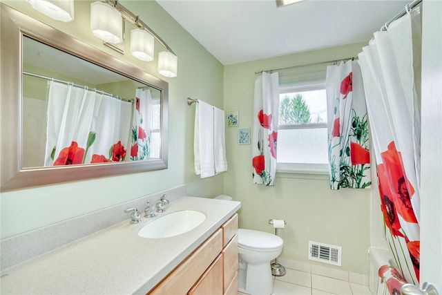 9 Burncoat Way, Pittsford, NY 14534