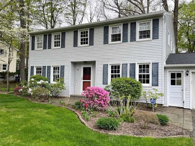 9 Burncoat Way, Pittsford, NY 14534