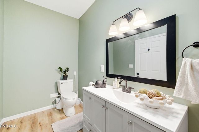 834 Gray Station Sulphur Springs Road, Jonesborough, TN 37659