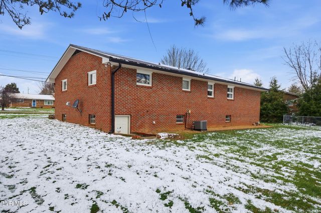 834 Gray Station Sulphur Springs Road, Jonesborough, TN 37659