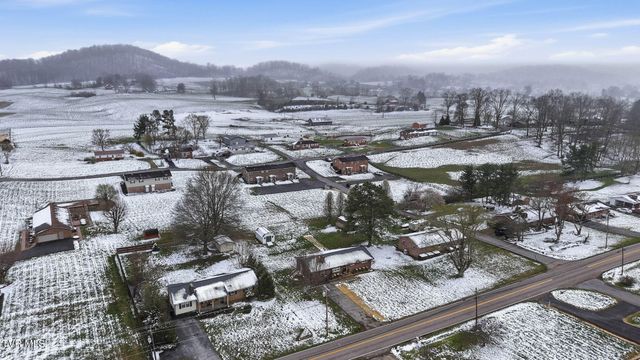 834 Gray Station Sulphur Springs Road, Jonesborough, TN 37659