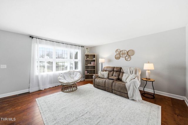 834 Gray Station Sulphur Springs Road, Jonesborough, TN 37659