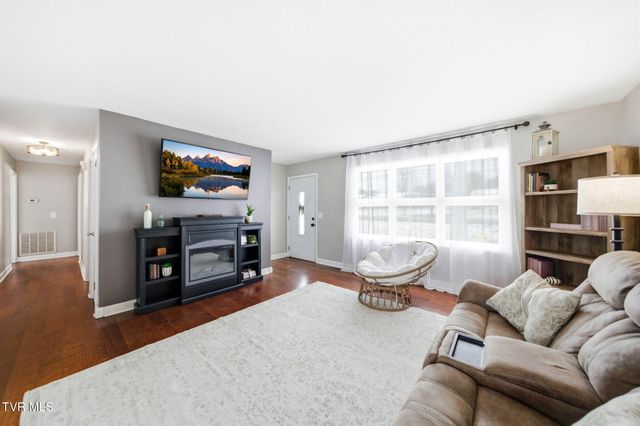 834 Gray Station Sulphur Springs Road, Jonesborough, TN 37659