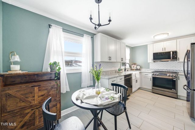 834 Gray Station Sulphur Springs Road, Jonesborough, TN 37659