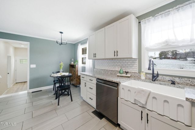 834 Gray Station Sulphur Springs Road, Jonesborough, TN 37659