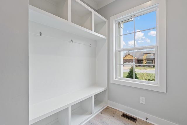 123 Stewarts Landing Dr, Mount Juliet, TN 37122