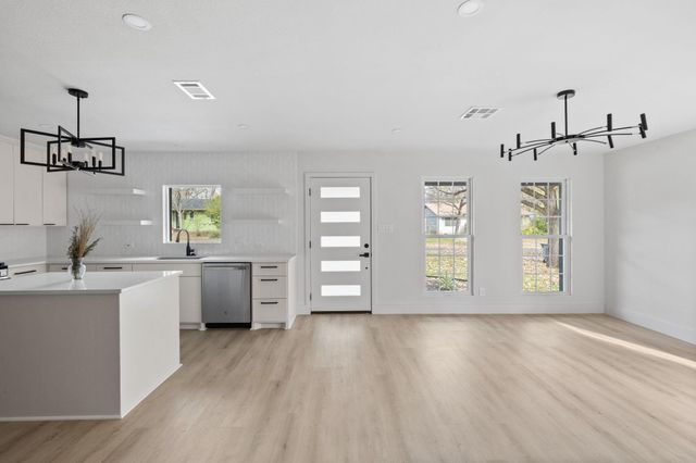 903 Cardiff DR, Austin, TX 78745